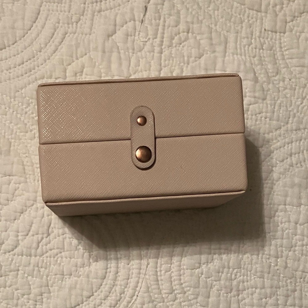 Blush Stackers Travel Jewelry Organizer with Snap Closure - Picture 2 of 4